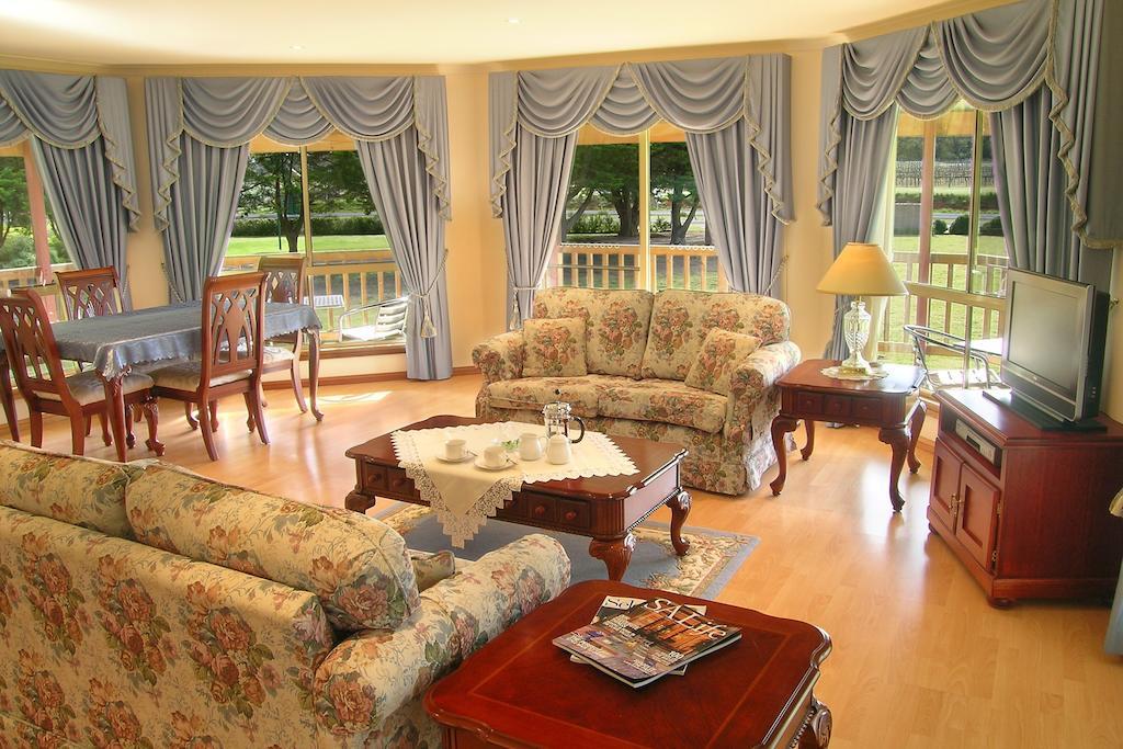 Carolynnes Cottages Naracoorte Room photo